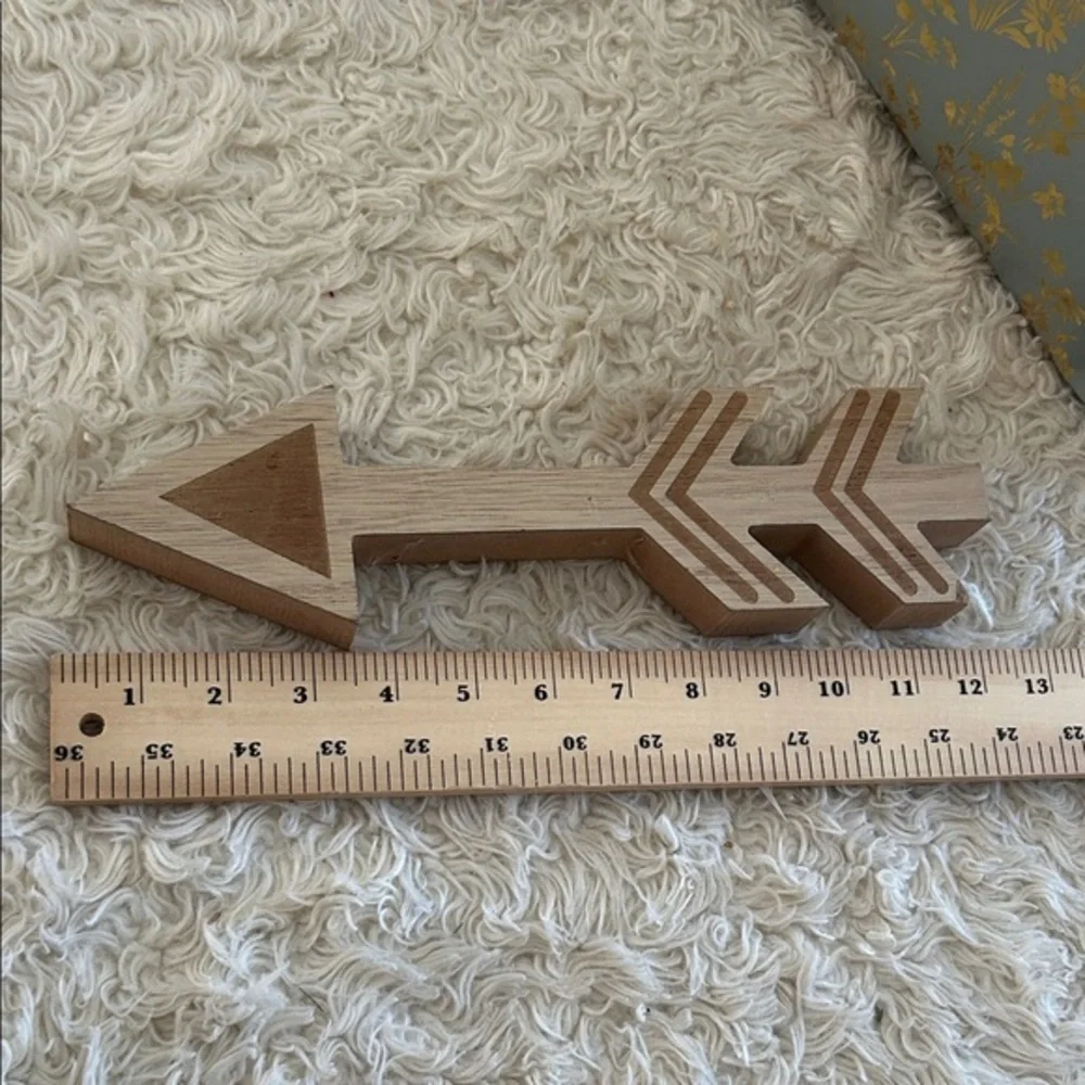 Wooden‎ Arrow Wall Decor